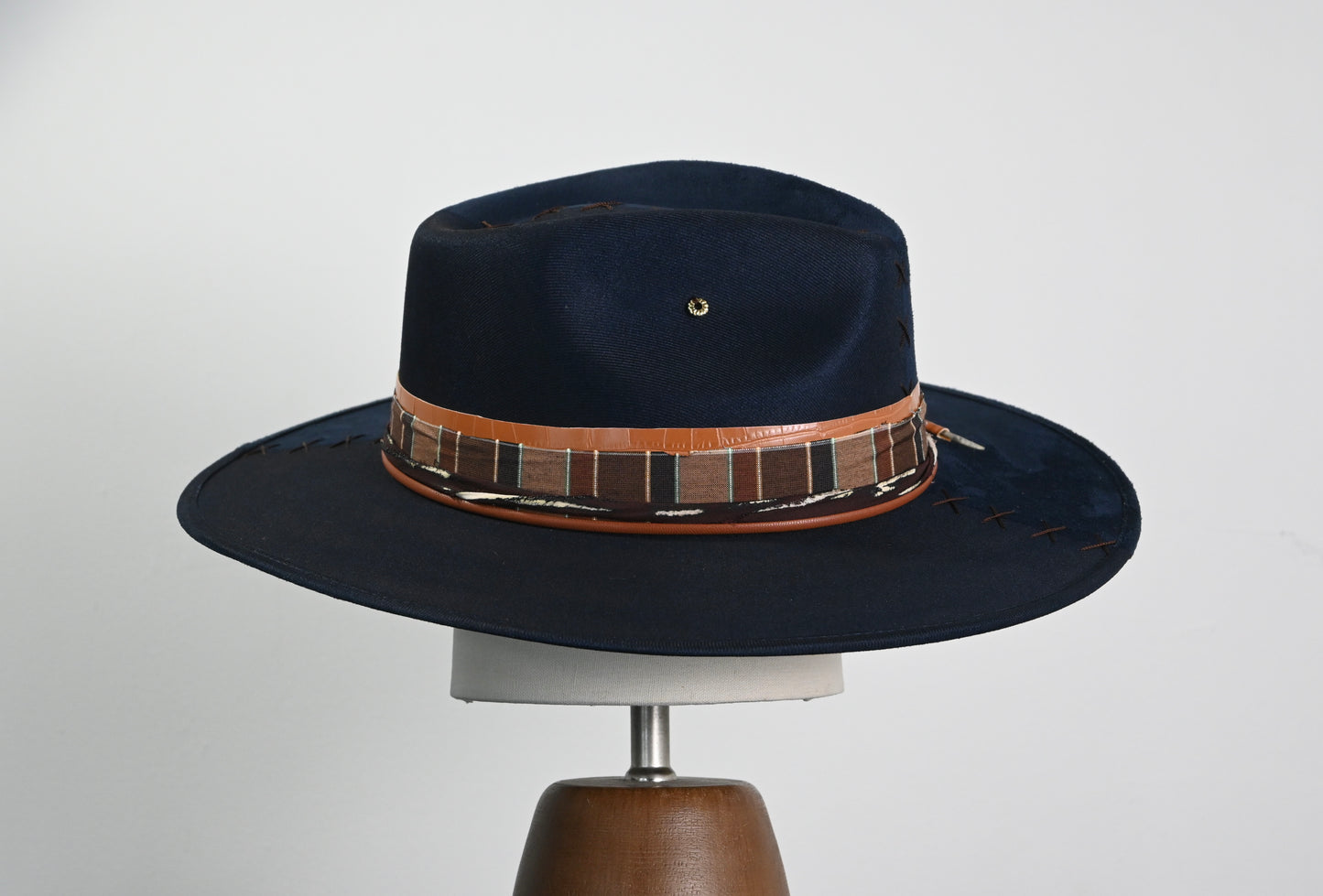 Suede Artisanal Hat - Navy