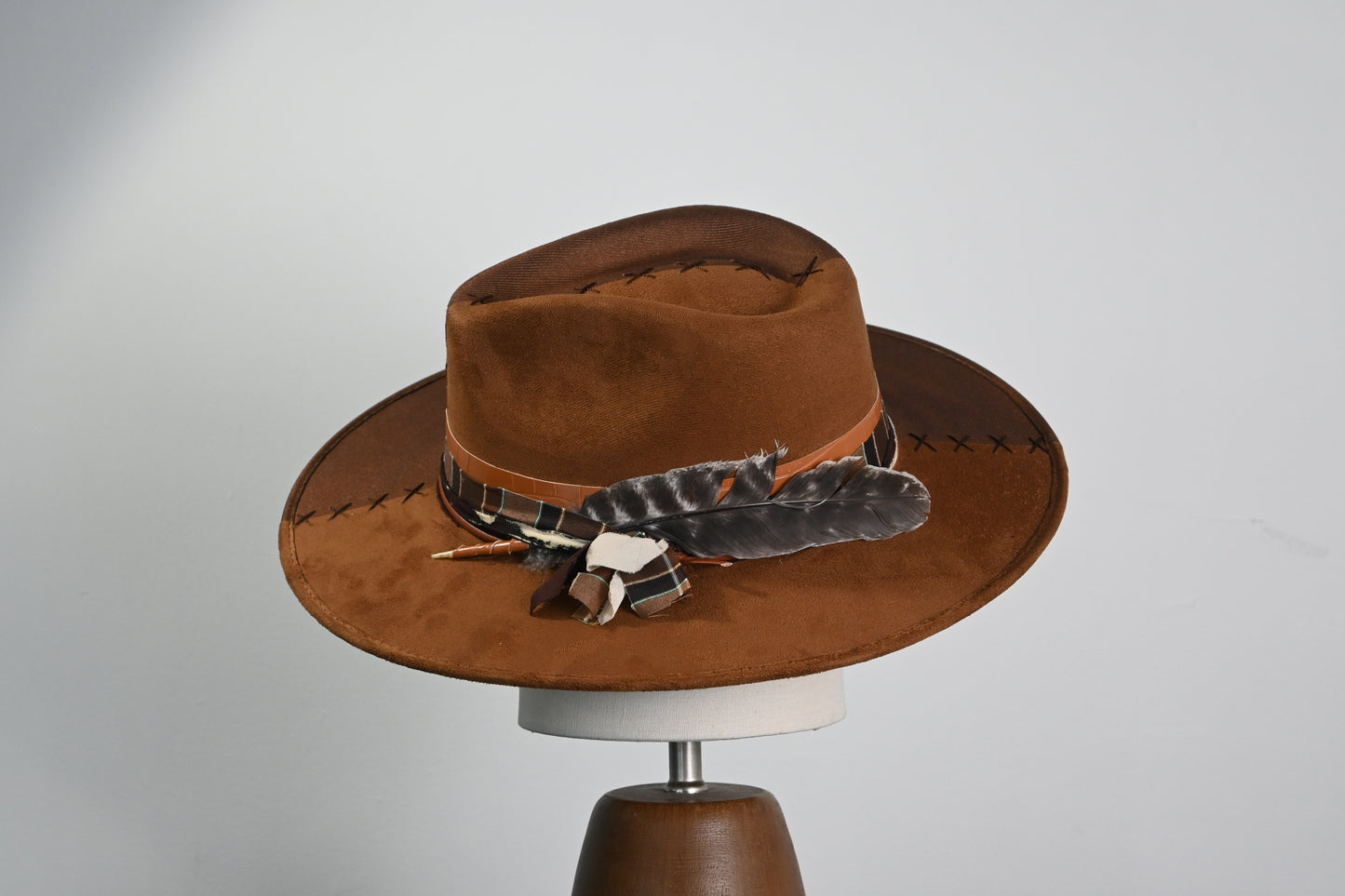 Suede Artisanal Hat - Caramel