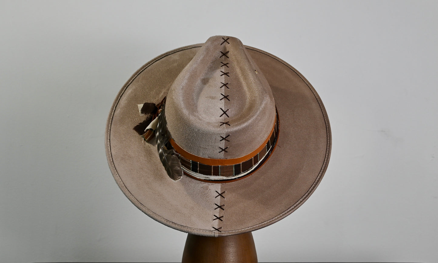 Suede Artisanal Hat - Camel