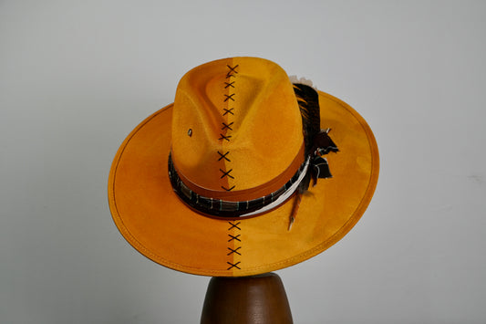 Suede Artisanal Hat - Gold