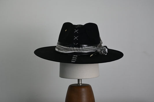 Suede Artisanal Hat - Black